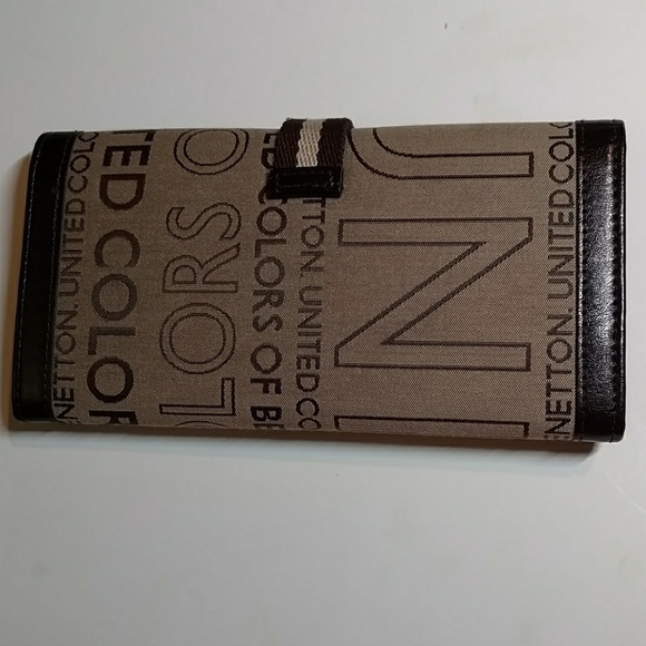 UNITED COLORS OF BENETTON TRIFOLD WALLET - Picture 2 of 8